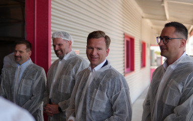 Župan i gradonačelnik obišli pogone Maraske uoči početka proizvodnje nove linije