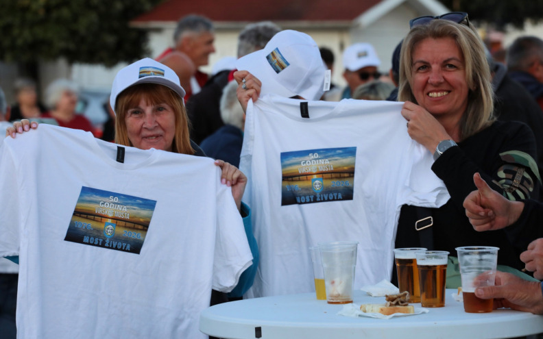 Na Trgu svetoga Jure feštom proslavljeno pola stoljeća Virskog mosta, načelnik Radović najavio projekt njegovog osvjetljenja