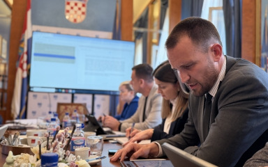 KOLEGIJ GRADONAČELNIKA U fokusu rekonstrukcija Autobusnog kolodvora, Muzej košarke Jazine i ispraćajnica na Velom Ižu