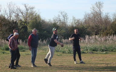 Poljica Brig: Na Uskrsni ponedjeljak bućali se na ledini!