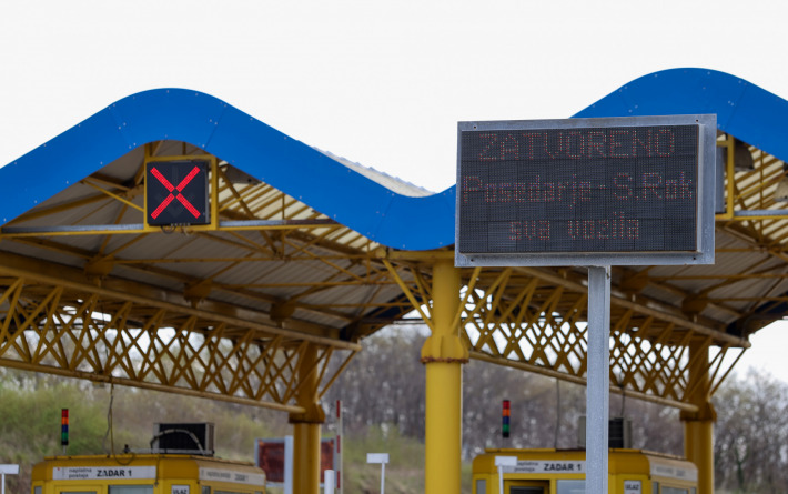 ORKANSKA BURA Crveno upozorenje za Velebitski kanal, zatvorena A1 kod Svetog Roka