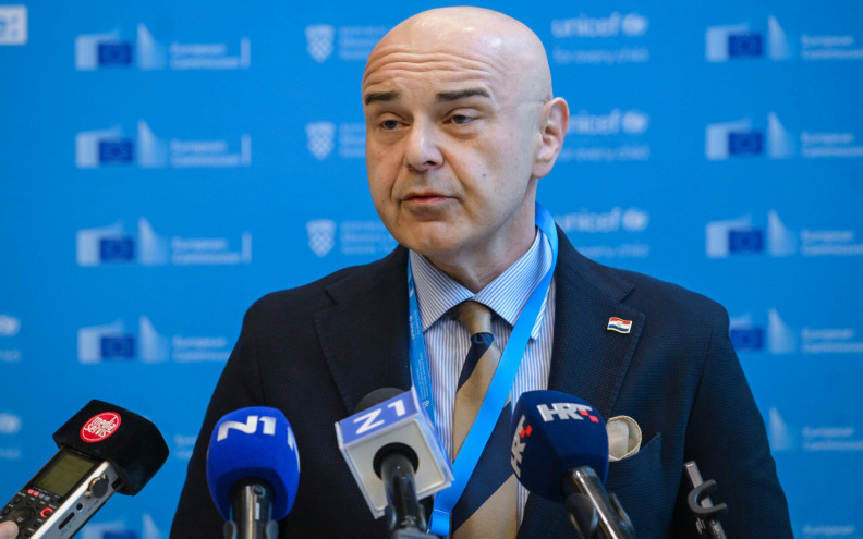 Ministarstvo neće ulagati žalbu na presudu Upravnog suda vezano za postupke posvojenja u istospolnim obiteljima