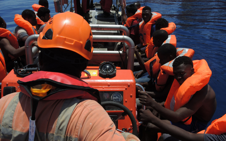 BRODOLOM NA PUTU PREMA EUROPI Pronađena tijela dvoje migranata, potraga za više od 70 nestalih u tijeku