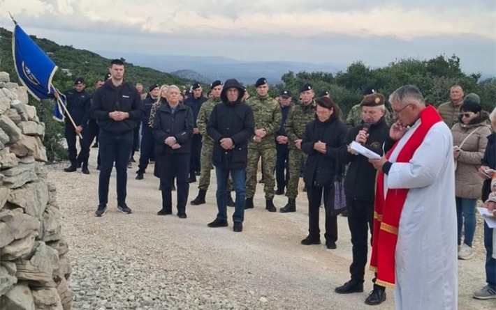 Održan tradicionalni križni put Hrvatske vojske i policije na Kamenjak