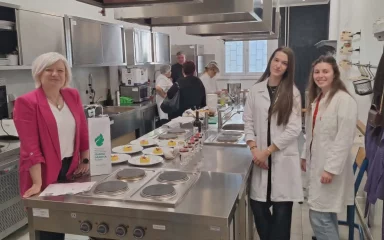 HIT ŠKOLA U strukovnoj školi “Stanko Ožanić” imaju vinski podrum, uzgajaju pčele, ali jednu stvar su posebno ponosni