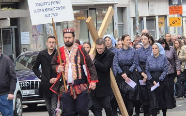 Ulicama Njemačke u procesiji nosili ražanačku nošnju