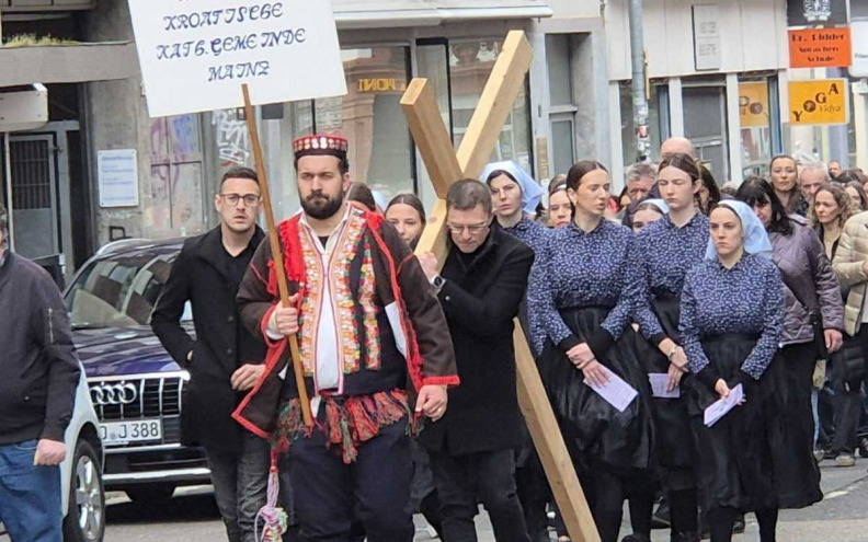 Ulicama Njemačke u procesiji nosili ražanačku nošnju