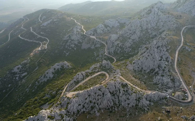 Majstorska cesta, jedan od simbola Parka prirode Velebit, uskoro se obnavlja. Kakva joj je budućnost?