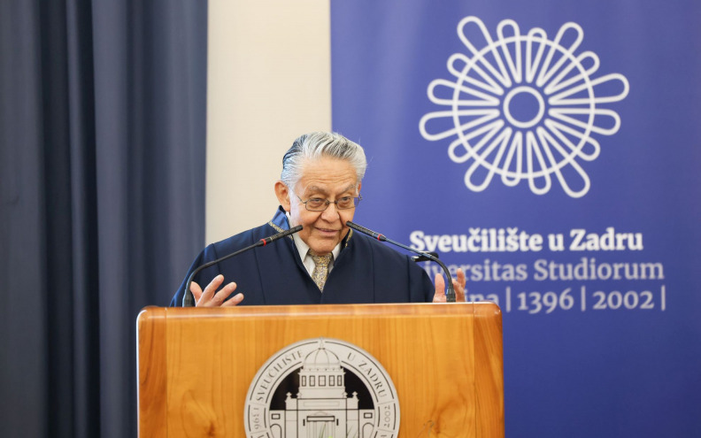 Dodijeljen počasni doktorat Juanu E. Mezzichu