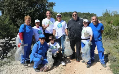 Na Viru održana druga proljetna akcija čišćenja otoka i prva Virska šparogijada, prikupljeno čak 25 kubika otpada
