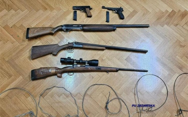 Policija ga zatekla u krivolovu kod Biograda, pa pronašla kod njega pravi arsenal oružja