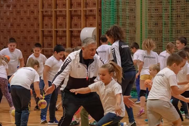 VELIKA ČAST  Zvonimir Petrović dobitnik nagrade HRS-a za doprinos i popularizaciju rukometa