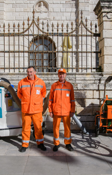 HEROJI IZ SJENE Rade i praznikom da bi drugi uživali uz kavu, u čistom gradu, bez straha