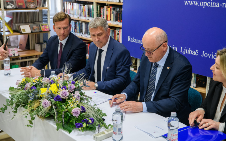 FOTO U Ražancu potpisan važan ugovor: Bačić otvorio put priuštivom stanovanju