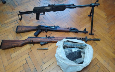Građanin dragovoljno predao cijeli arsenal ilegalnog oružja