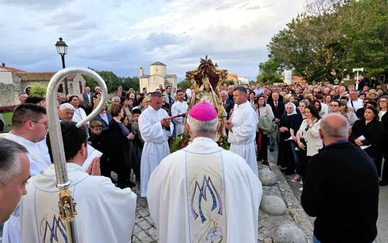 [FOTO] U Ninu proslavljena 510. obljetnica Gospe od Zečeva uz veliku procesiju i misu