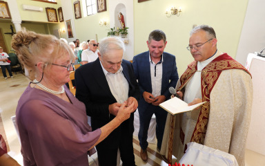 Slava i Josip nakon 55 godina braka ponovno rekli ‘da’: ‘Vezu smo počeli  bijegom iz obiteljskih kuća, na Josipovom motoru’