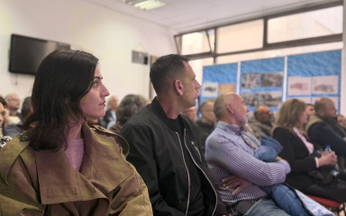 Na radnom sastanku na Poluotoku građani otvorili ključna pitanja uoči sezone. Erlić: ‘Svjesni smo problema’