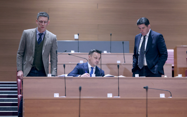 BURNA RASPRAVA U SABORU Zbog Zakona o strancima ‘pljuštale’ opomene, Most optužio Vladu za ‘zamjenu stanovništva’