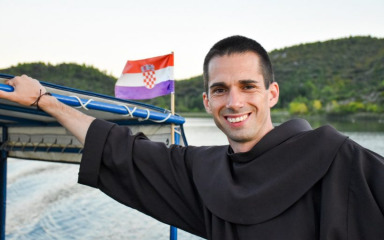 FILMSKA PRIČA! Josip iz Maslenice izdavao građevinske dozvole, a onda se zaredio: ‘Kad sam upoznao Boga, sve se promijenilo’