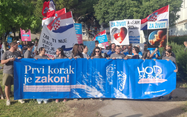 U Zadru počeo Hod za život: ‘Hvala svim majkama i očevima…’