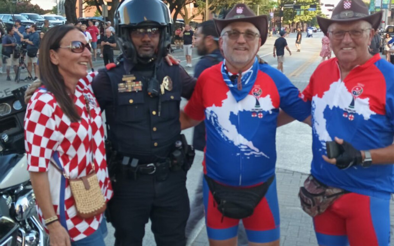 HRVATSKI BICIKLISTI STIGLI U DALLAS Od Memphisa do Teksasa pronijeli ime Lijepe Naše