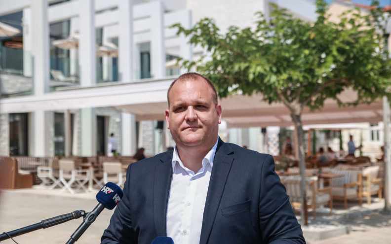 Načelnik Općine Preko o SDP-ovim tvrdnjama o sunčanoj elektrani u Lukoranu: 'Presudna je bila zaštita dugoročnih interesa stanovnika našeg otoka'