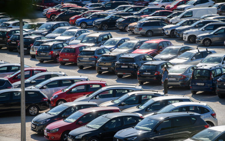 Cijene parkinga dvostruko veće, ako se uopće pronađe mjesto: 'Započinje naplata i na Ravnicama, samo ne znamo kad'