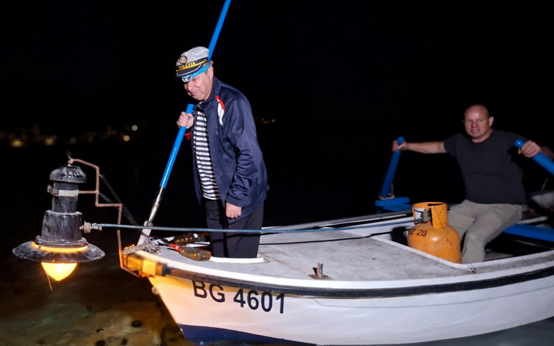 Don Jere iz Pakoštana igra košarku, pjeva o Hajduku i lovi sipe pod svićom: 'Ribolov mi je ušao pod kožu'
