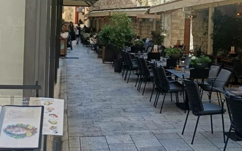 SVAKE SEZONE ISTA PRIČA Štekatima van gabarita izašlo 37 ugostitelja: 'Prekršitelji riskiraju gubitak dozvole'