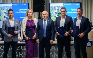 Ministar Bačić u Zadru uručio ugovore za projekte zelene urbane infrastrukture: ‘Imamo ambiciozne planove , a sada ih i realiziramo’