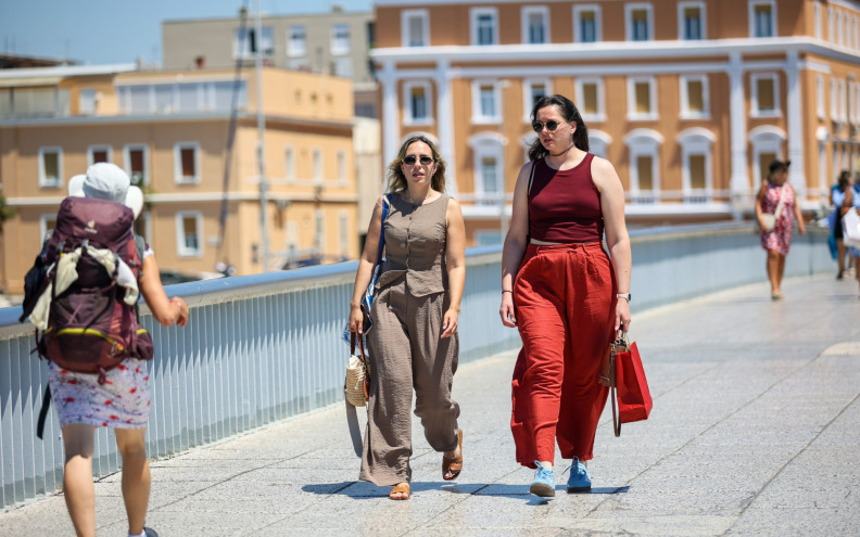 [FOTO] Sunčana ljetna subota izmamila brojne domaće i turiste u đir Poluotokom, pogledajte koga smo sreli