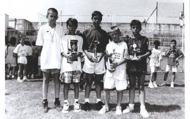 NIKAD VIĐENA FOTOGRAFIJA  11-godišnji Luka Modrić s jednim od prvih trofeja karijere!