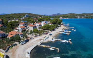 Tri moderne zelene oaze rastu u Ždrelcu i Pašmanu: ‘Svi otoci suočavaju se s izazovima koji traže dugoročna i promišljena rješenja’