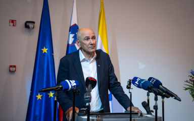 Janša preuzeo vlast, Slovenija ukida nadzor na granici s Hrvatskom