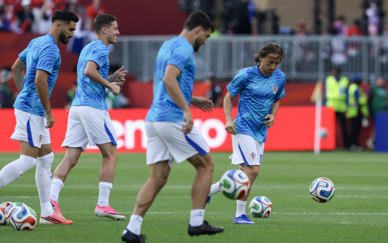 HRVATSKA - PANAMA  Počela je vrlo važna utakmica! Sretno Vatreni!