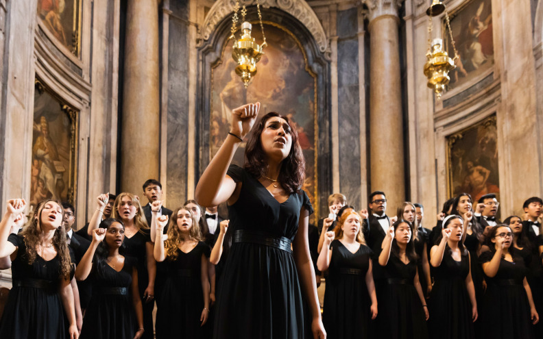 Youth Chamber Singers iz Kalifornije nastupaju u Zadru
