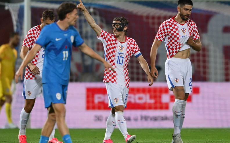 Modrić i Pašalić donijeli pobjedu protiv Slovenije pred odlazak na Mundijal