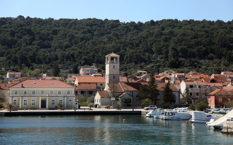 Večeras će se u Velom Ižu susresti dvije imenjakinje kojima je zajednička dugogodišnja vezanost uz otok