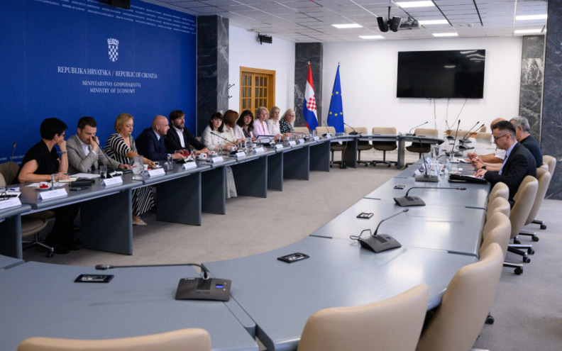 Ružić: 'Sva prava državnih službenika ostaju, o plaćama ćemo razgovarati najesen'