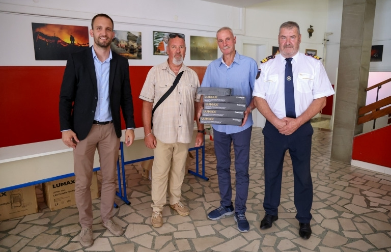 Zadarski otoci dobili novu opremu: 'Reflektori će olakšati slijetanje helikoptera, ali i podići razinu spremnosti DVD-ova'