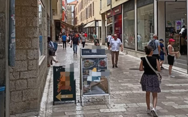 ‘LIPO IH JE STAVIO’ Prizor s Kalelarge izazvao brojne komentare: ‘Mogli su na sredinu…’