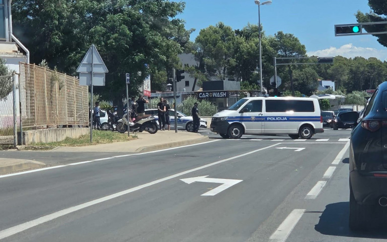 PROMETNA NA BOKANJCU! Sudarili se automobil i motocikl, policija na terenu