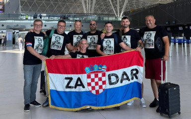 ZADRANI KRENULI PUT TORONTA Hrvatsku će protiv Paname bodriti u majicama s likom Luke Modrića