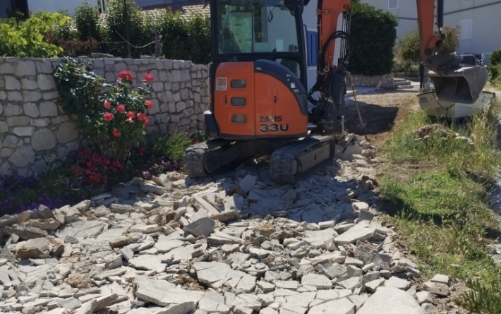 Započeli radovi na rekonstrukciji otočnih cesta na Malom Ižu i Olibu