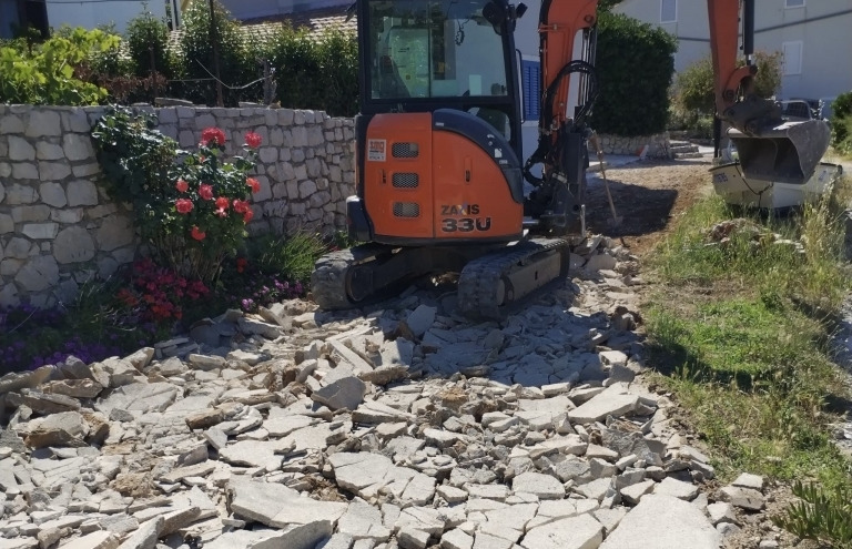 Započeli radovi na rekonstrukciji otočnih cesta na Malom Ižu i Olibu