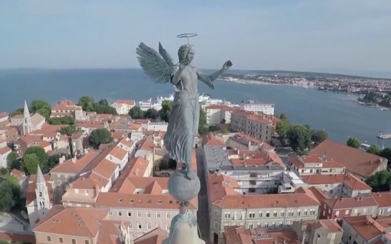 Već 132 godine Zadranima anđeo govori koji vjetar puše: 'Kad se okrene prema moru, znamo da stiže jugo'