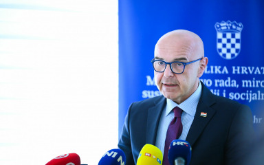 Ministar Ružić objavio: ‘Osobni asistenti postaju zaposlenici ustanova socijalne skrbi’