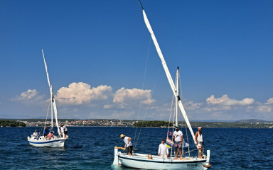 REGATA Čak 20 brodica »điralo po konalu« u Ugriniću