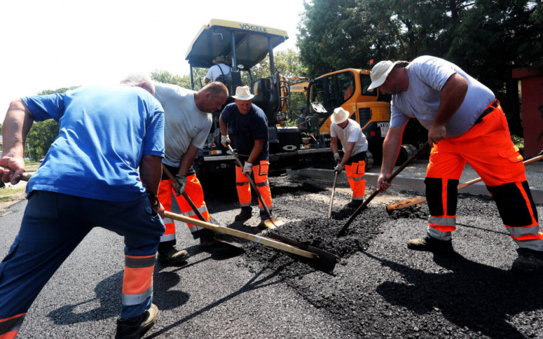 Oni rade na plus 35 °C i po 10 sati dnevno, sve više ih završava na Hitnoj: 'Neki nemaju čak niti vodu i hlad'